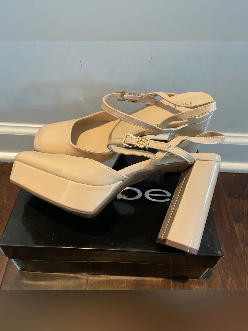 Bebe Janysa Patent Leather Platforms Size 10 Nude Square Toe Chunky Bratz Baddie